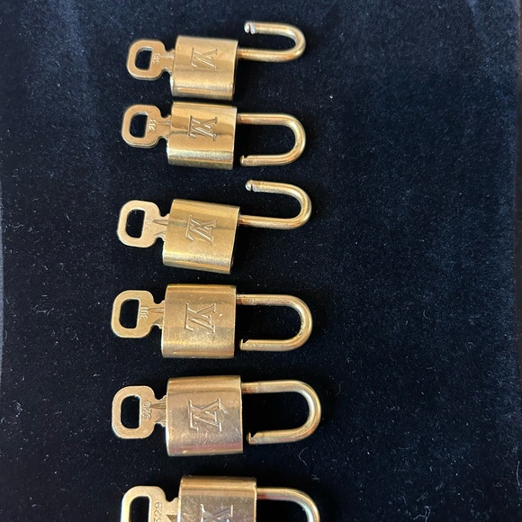 Louis Vuitton lock & key padlocked - Picture 4 of 7